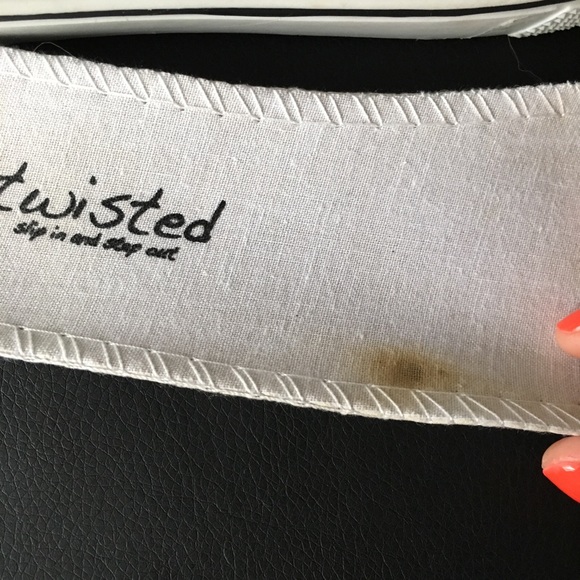 Lacey sparkle slip-ons size 6 will fit size 6.5 - Picture 7 of 8